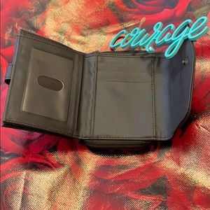 NWOT~NEVER USED WALLET WITH LOTS OF ROOM
